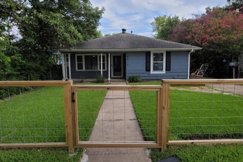 The Harby Street House - Close To U Of H, Stadiums, Downtown, Med Center Houston Extérieur photo